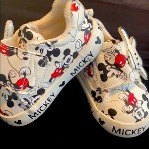 Toddler sneakers 2.5-3.5